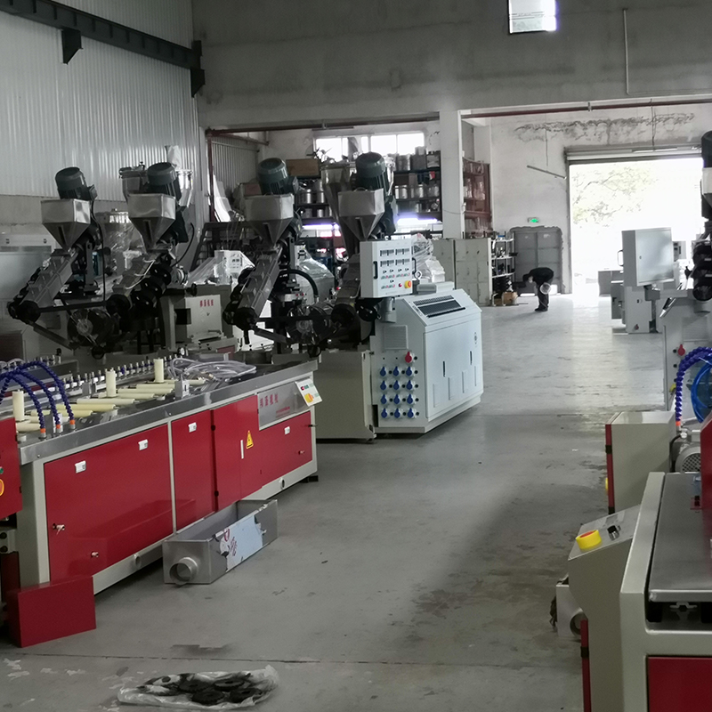 PE-WPC Decking Extrusion Line