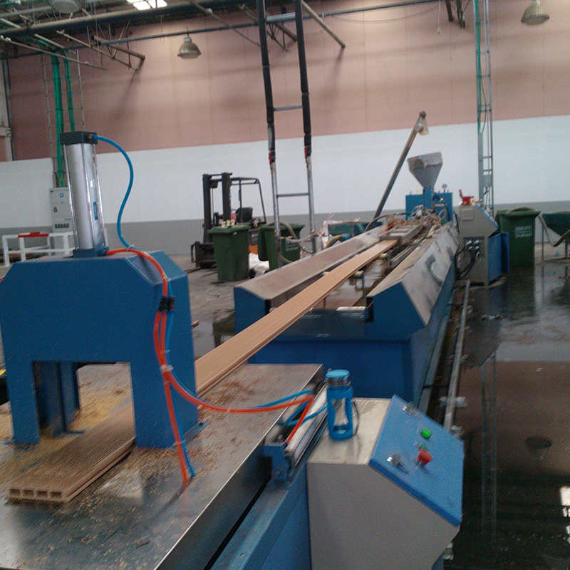 PE-WPC Decking Extrusion Line